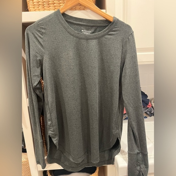 Athleta Other - Athleta Women’s athletics shirt‎ size M